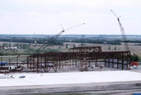 RECORD DATE NOT STATED A view of the B-1B aircraft hangar under constructi... Foto stock