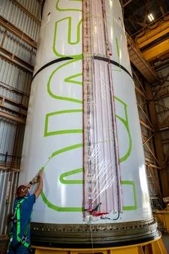 RECORD DATE NOT STATED  Workers with NASAs Exploration Ground Systems (EG.. Foto stock