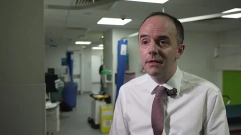 'Record demand' for A&amp;E services behind rise in NHS waiting lists, Health Secre Vídeos de archivo 339074722
