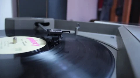 Record player head parking after ending the vinyl Stock Footage 84947735