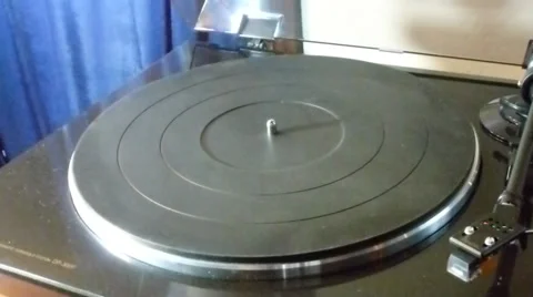 Record Player playing old 78 Victor 動画素材 36393767