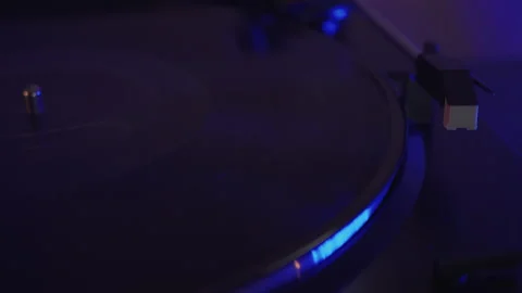 Record player playing record 動画素材 139116717