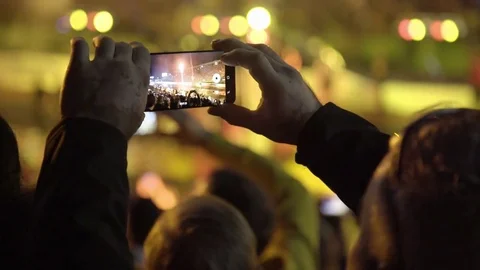 Record with Smartphone Vídeos de archivo 84941841