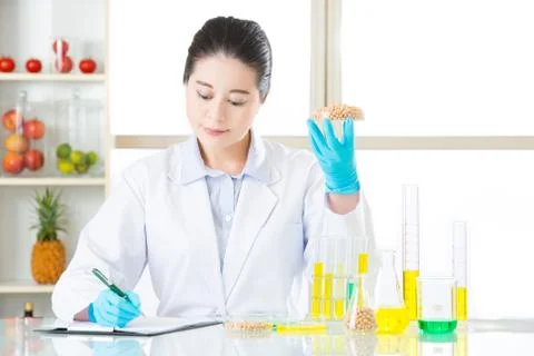 Recording data of test result from Examining genetic modification Stockfoto's