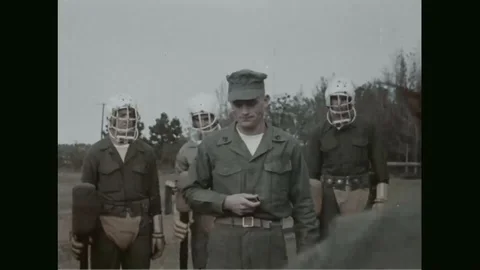 Recruits are made to fight with each other using Pugil sticks - 1960 Vídeos de archivo 102851722
