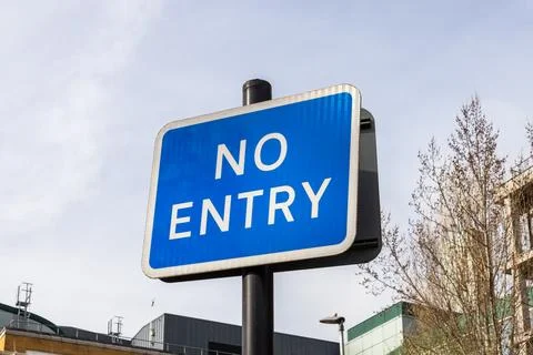 Rectangular blue no entry traffic sign on metal pole Fotos Stock