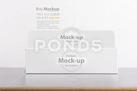 Rectangular box package mockup with hanger on table mock-up series PSD-sjabloon