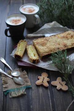 Rectangular cake is a breakdown on wooden background Foto stock