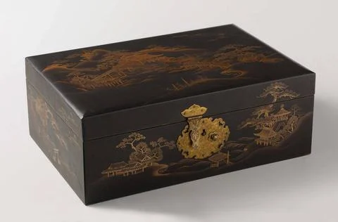 . Rectangular coffin (Ryoshibaco?) With an inner box and with a slightly c... Stockfoto's