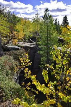 Rectangular fragments of a stone plateau from quartz fine-crystalline sandsto 스톡 사진