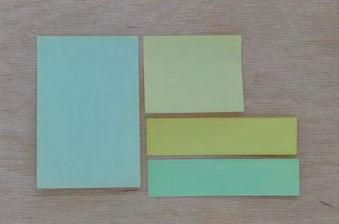 Rectangular stickers for notes on a textured wooden background copy space Foto stock