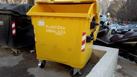 Recycle bin in Split, Croatia Video stock 103102431