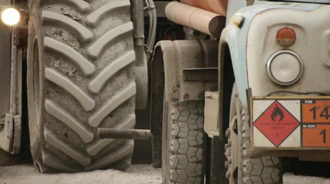 Recycler on the road 2 Stock Footage 31958181