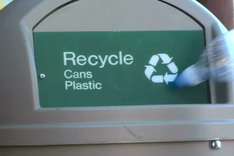 Recycling bin - NTSC Video stock 680637