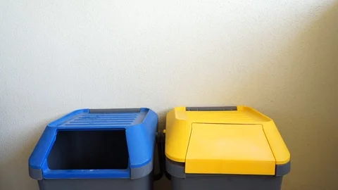 Recycling at home Video stock 112203266
