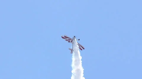 Red and white biplane Video stock 39818352
