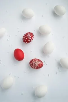 Red and White Easter Eggs Decorated on White Background. Foto stock