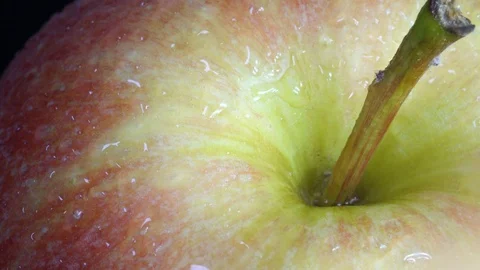 Red Apple In Extreme Close Up 库存影片 97292380