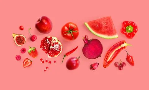Red apple pepper grape beetroot pomegranate strawberry raspberry cherry toma Foto stock