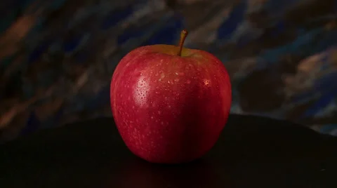Red Apple rotates,  Vidéo 33763608