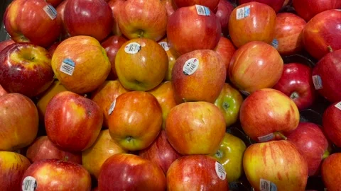 Red apples in a bin Stock-Footage 211426545