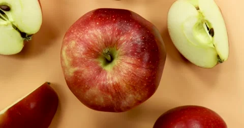 Red apples rotating 動画素材 147214087