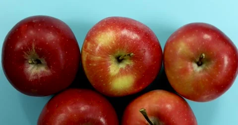 Red apples rotating 動画素材 147214110