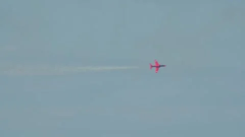 RED ARROWS, Royal Air Force Aerobatic Team, AirShow, Devon, England 스톡 동영상 242883599