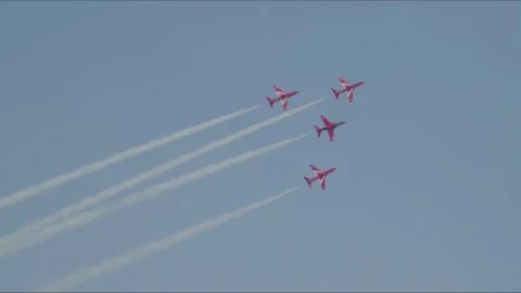 Red Arrows, Royal Air Force Aerobatic Team, Airshow 2024, Teignmouth, Devon, UK 스톡 동영상 279154935