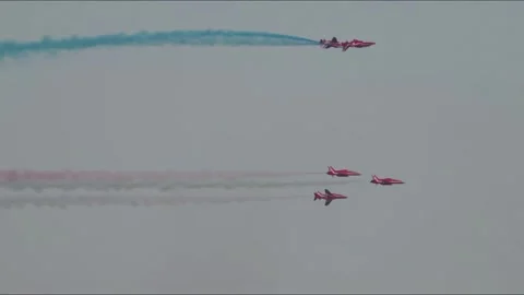 Red Arrows, Royal Air Force Aerobatic Team, Airshow 2024, Teignmouth, Devon, UK 動画素材 279154968