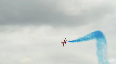 Red Arrows soloists roll flight encounter 10996 Stock Footage 25002641