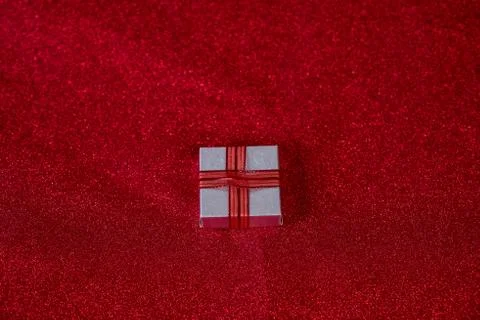 Red background image and gift box Valentine's Day concept Stock-Fotos