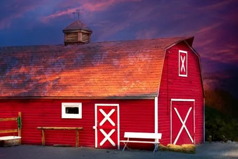 Red barn Stock-Fotos