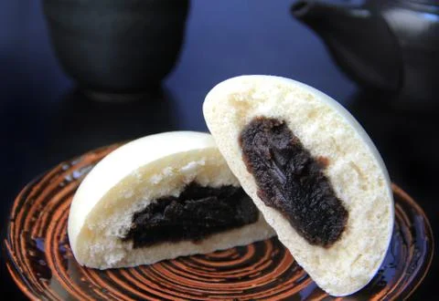 Red bean paste bun Stock Photos