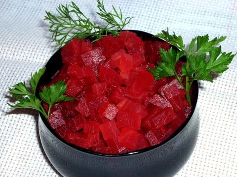 Red beetroot peeled on a plate Foto stock