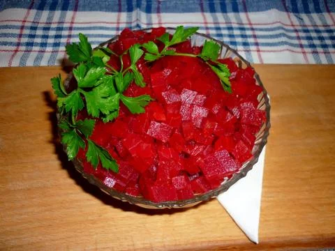 Red beetroot peeled on a plate Foto stock