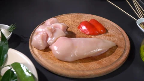 Red bell pepper is cut. Slow motion 動画素材 101210645