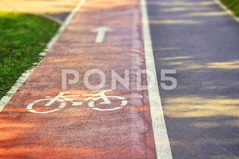 Red bike lane Stock Photos