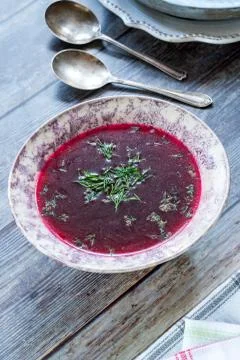 Red borscht - clear beetroot soup common in Eastern Europe and Russia Foto stock