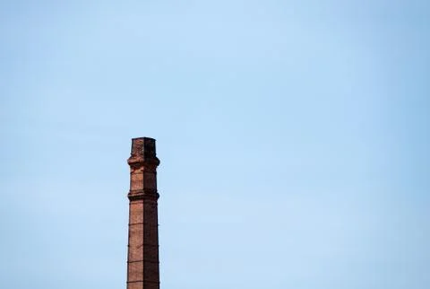 Red brick stack of the old chimney. Stockfoto's