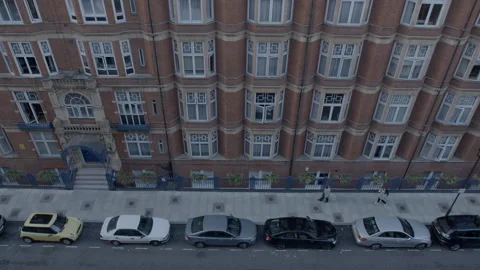 Red Brick Victorian Apartment Building Facade 库存影片 343101145