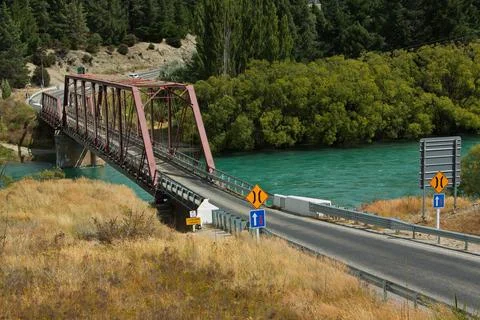Red Bridge over Clutha River near Wanaka in Otago Stock Photos
