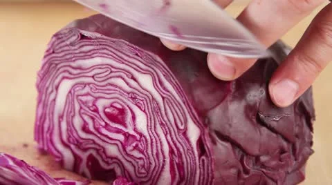 Red cabbage being sliced Video stock 24648393