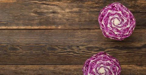 Red cabbage cut in half Stockfoto's