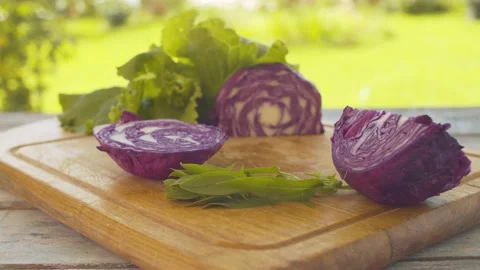 Red cabbage on a cutting board Video stock 137088888