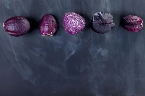 Red cabbages line Foto stock