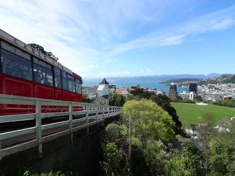 Red Cable Car, Wellington New Zealand, Going Down. Video stock 80615426