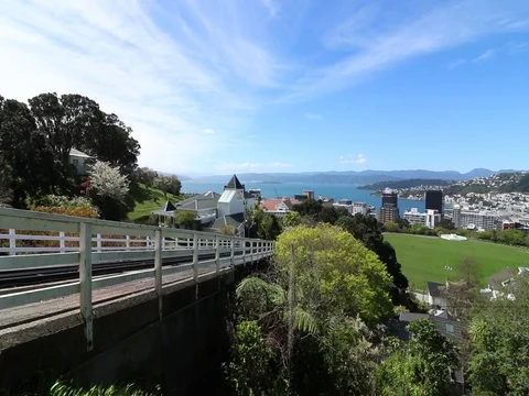 Red Cable Car, Wellington New Zealand, Going Up. Vídeo Stock 80615432