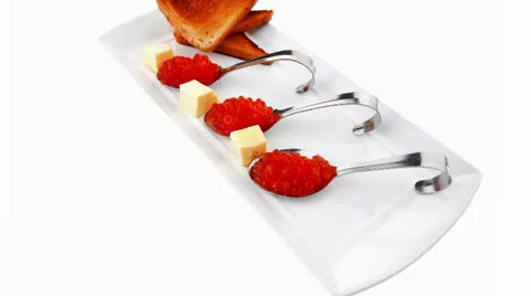 Red caviar on spoon Vídeos de archivo 25163634