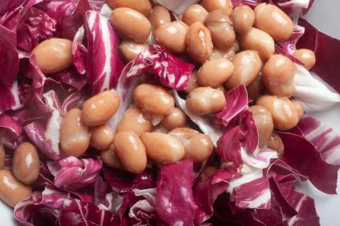 Red chicory with  beans Foto stock